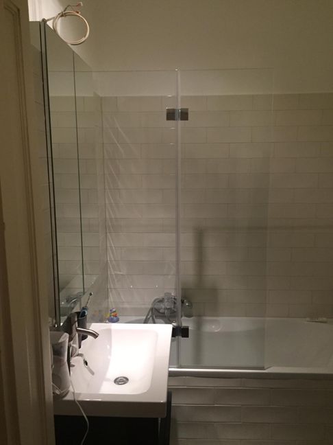 Dusche – Spritzschutz – Klappfalt über Badewanne